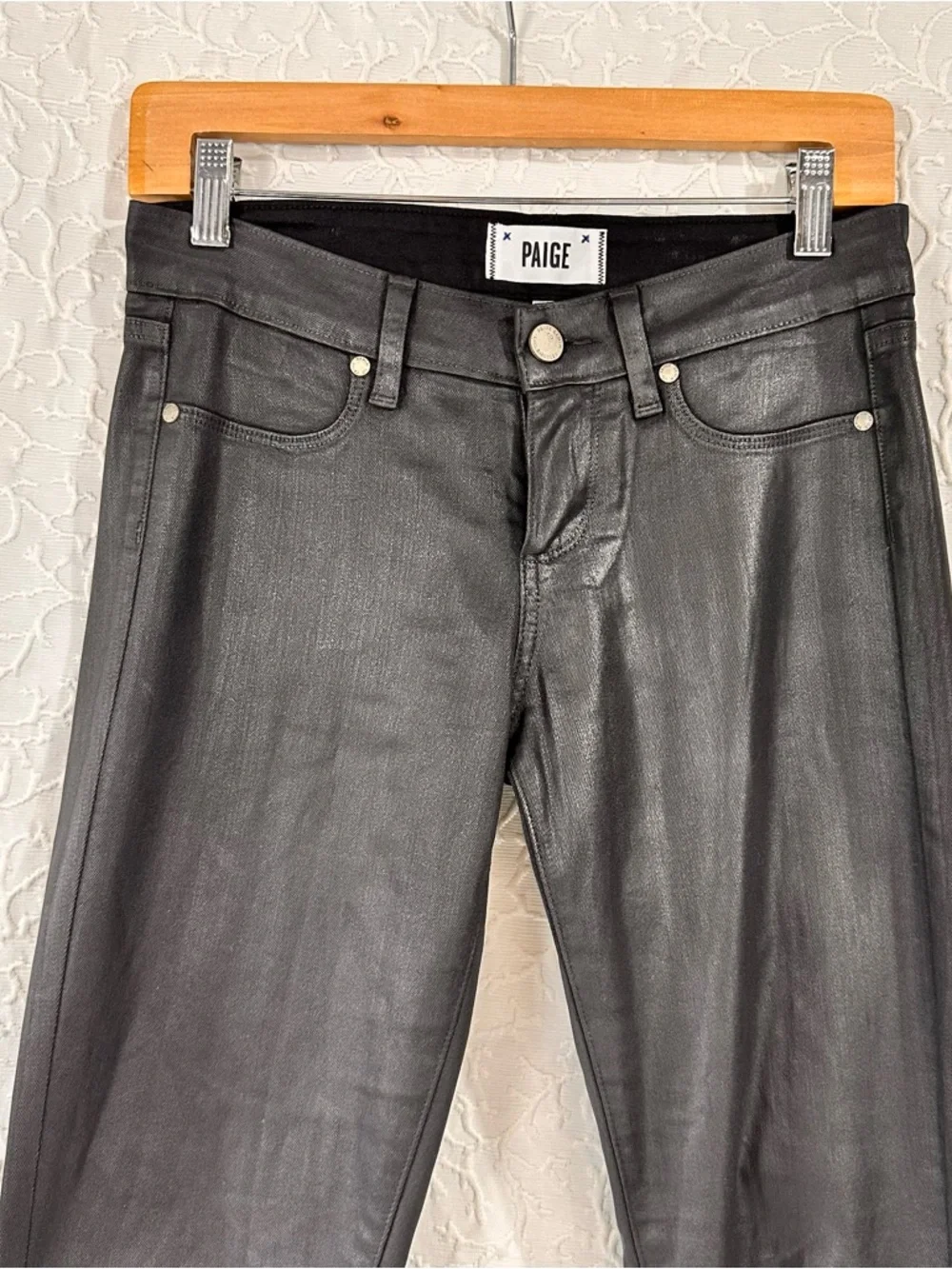 PAIGE women’s Black Coated Skinny Jeans Size 26